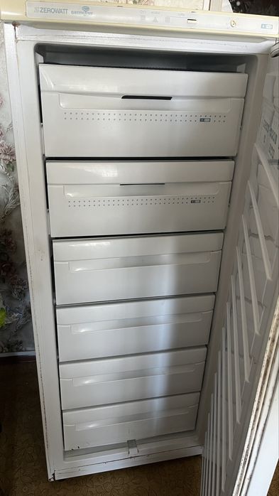 Голям фризер - неработещ