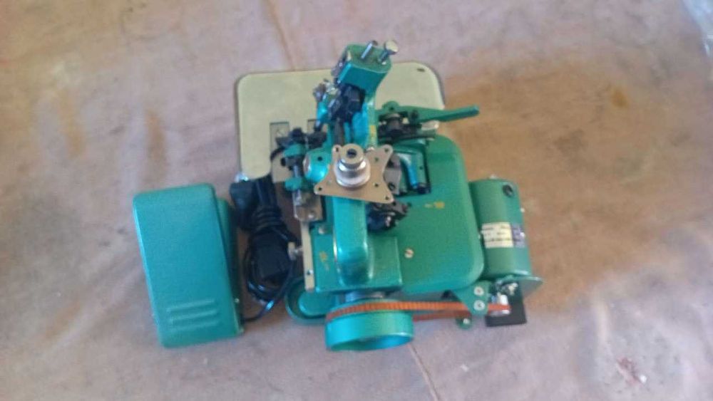 Аверло сотилади Тикиш мошинники холати янги