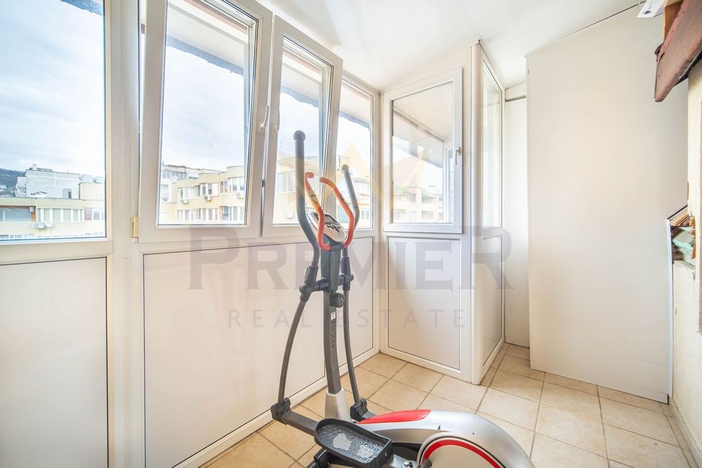 Продава се Тристаен апартамент в Варна, Възраждане 1 - 97 кв.м за 2217 €/кв.м - Снимка #10