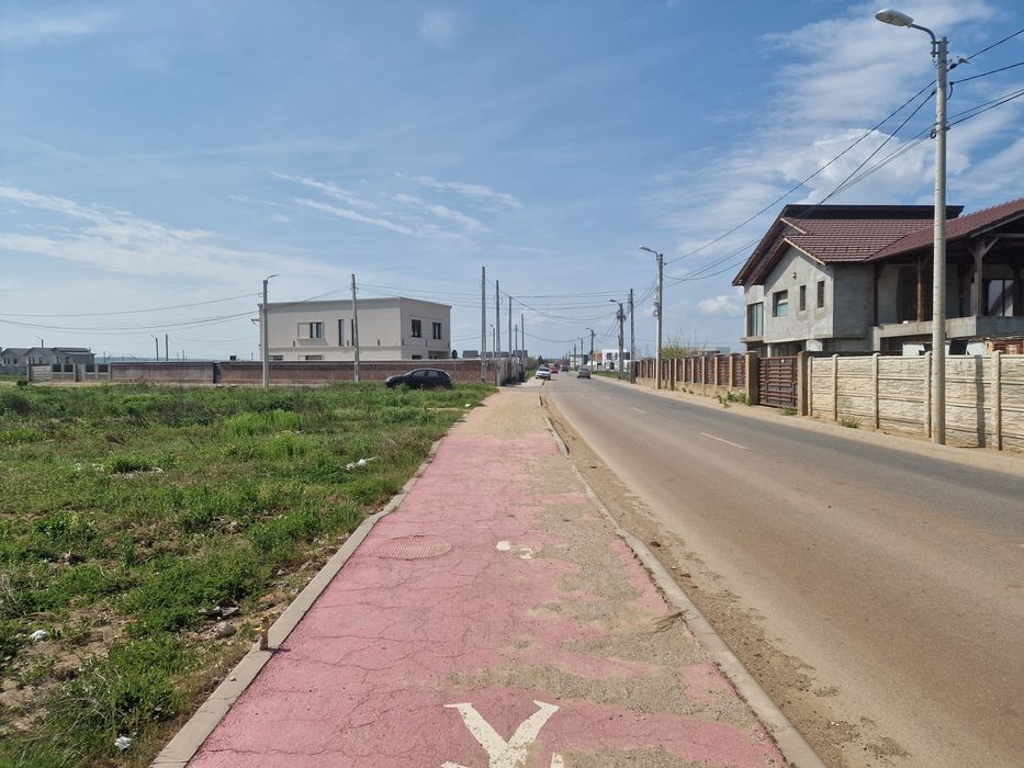 Vând teren intravilan