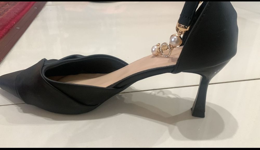 Продам срочно женские туфли