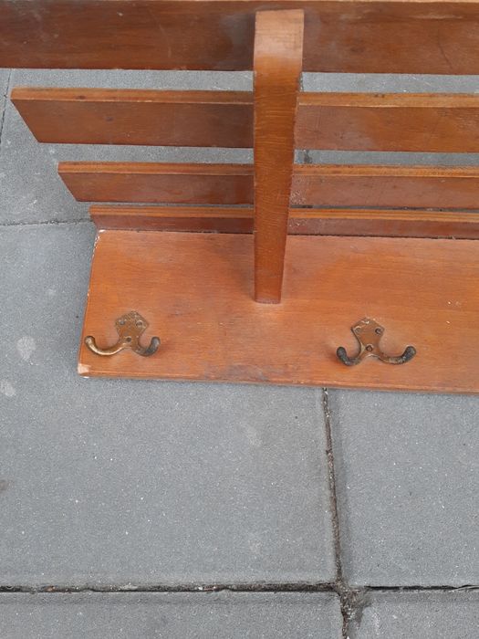 Соц.селска закачалка и запазено огледало