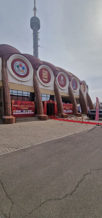 Наружная реклама Реклама на окно,оракал,наклейка,банер