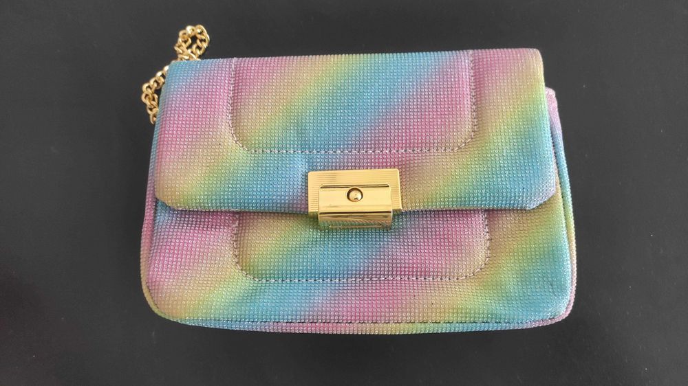 Лятна дамска чанта | шарена | със синджир