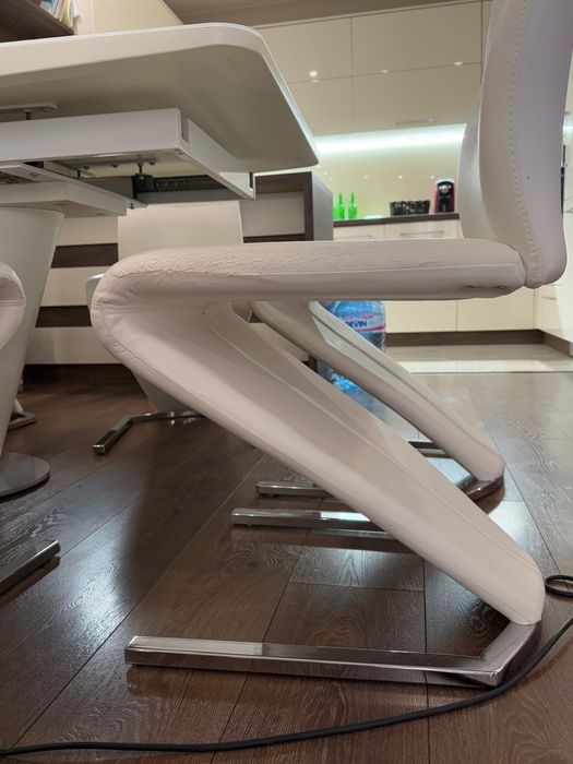 Трапезарен стол от изкуствена кожа