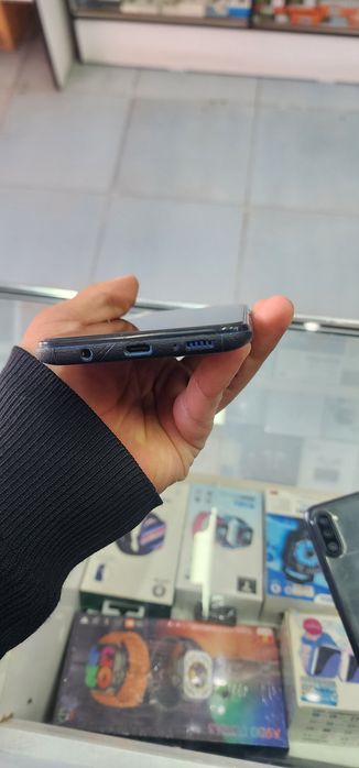 Samsung A50 sotiladi.