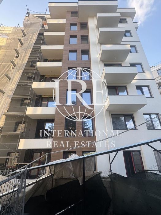 Продава се Четиристаен апартамент в Варна, Чайка - 120 кв.м за 1275 €/кв.м - Снимка #1