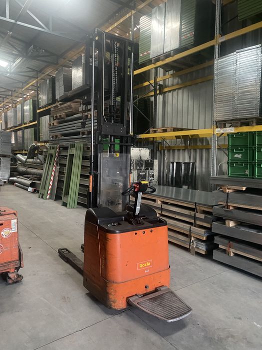 De inchiriat transpalet electric