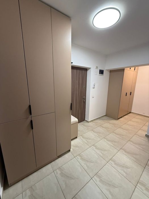 Închiriez apartament 2 camere cu loc de parcare | Sector 4