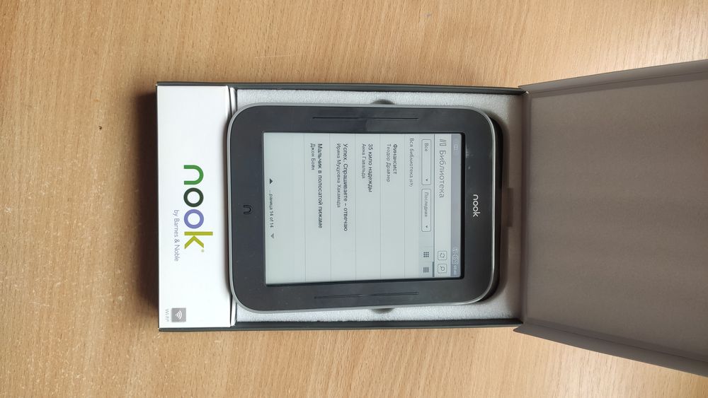 Электронная читалка,книга.Nook