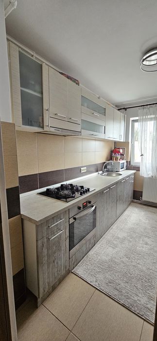Mobila bucatarie, combina frigorifica , cuptor+ plita , chiuveta, hota