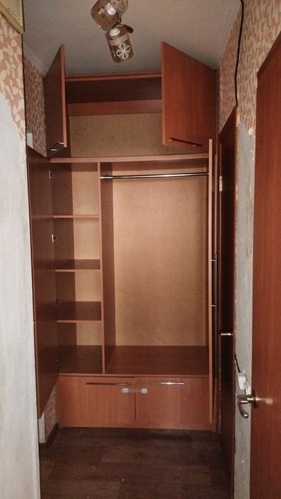 Шкаф большой вместительный