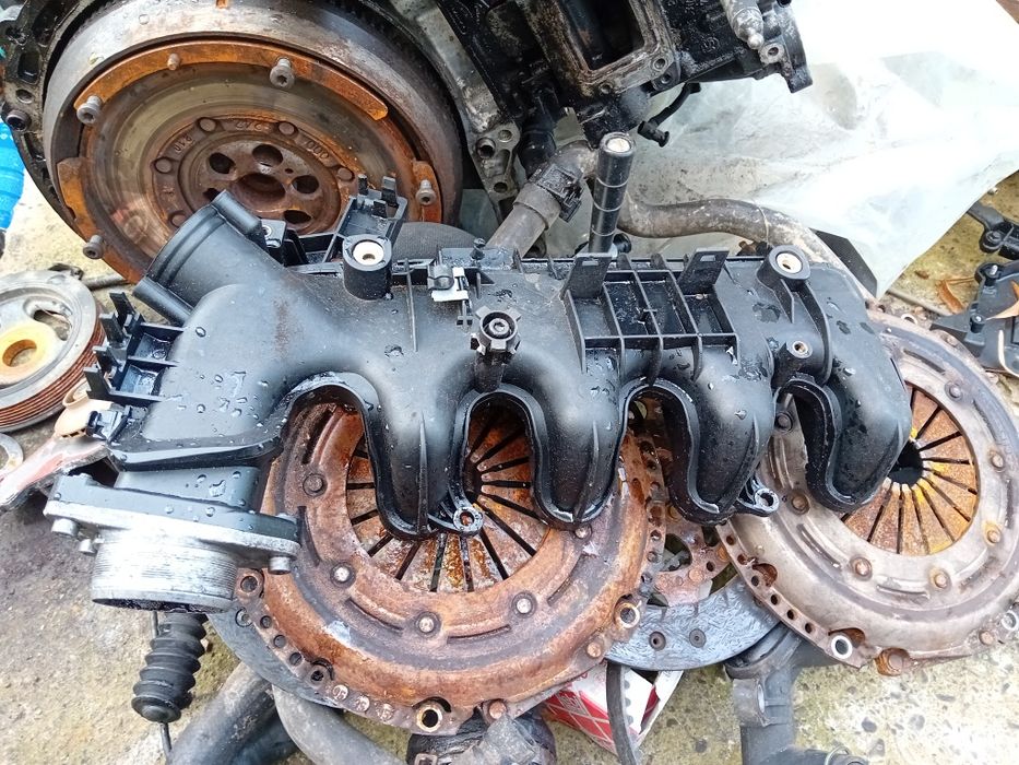 Vând piese peugeot 307 1.6hdi 109cp