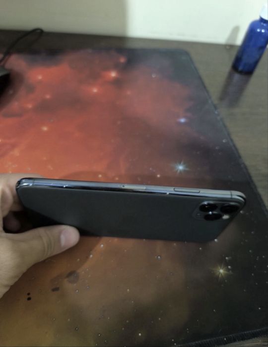 Продам айфон 11 про макс