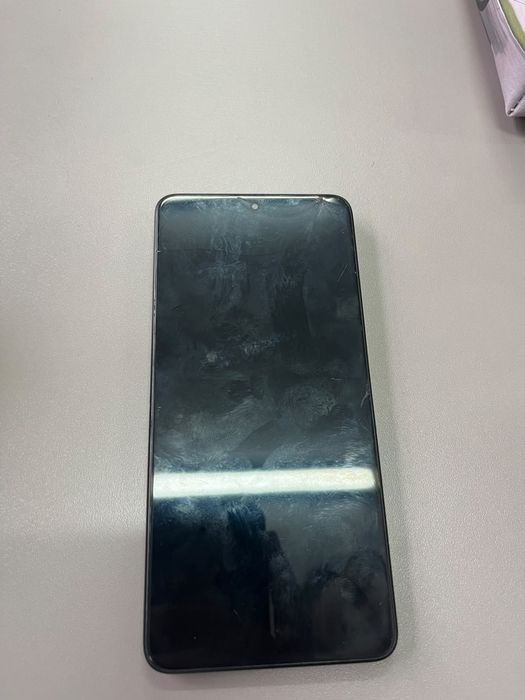 ищу обмен на айфон ,,моц телефон poco x7 pro