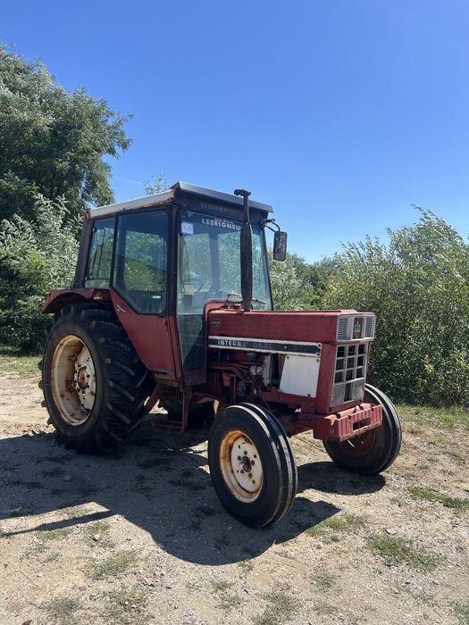 Tractor International 745