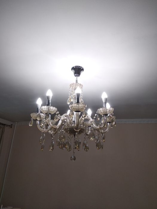 Продам люстру ,классика