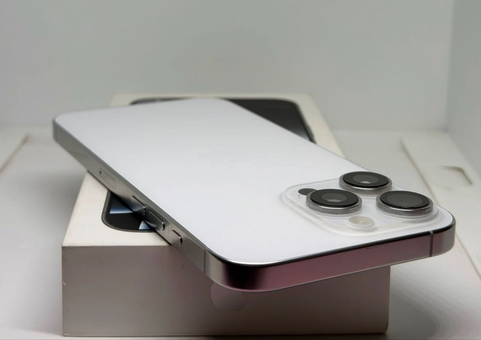 Iphone 16 pro max 256gb White