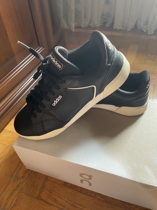 Продам кроссовки Adidas. В отличном состоянии.Размер 42