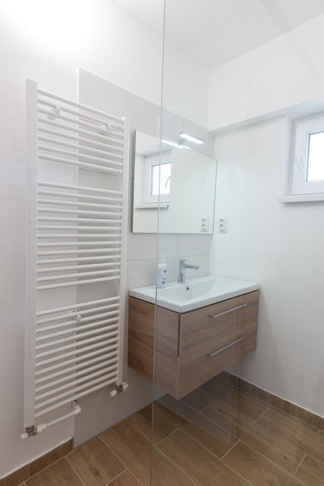 Inchiriez apartament ultracentral 2 camere
