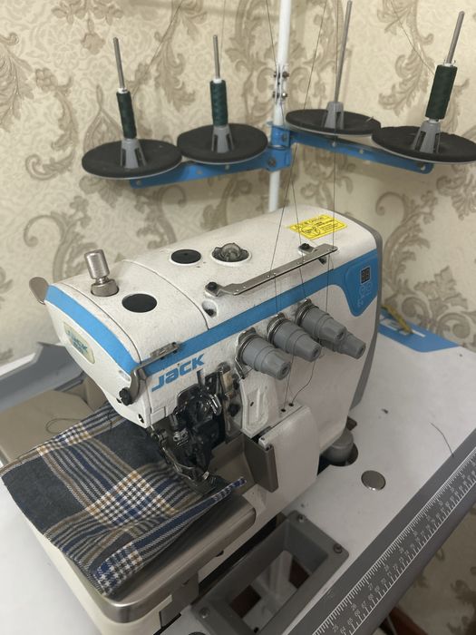 Оверлог продам, пользовались не долго