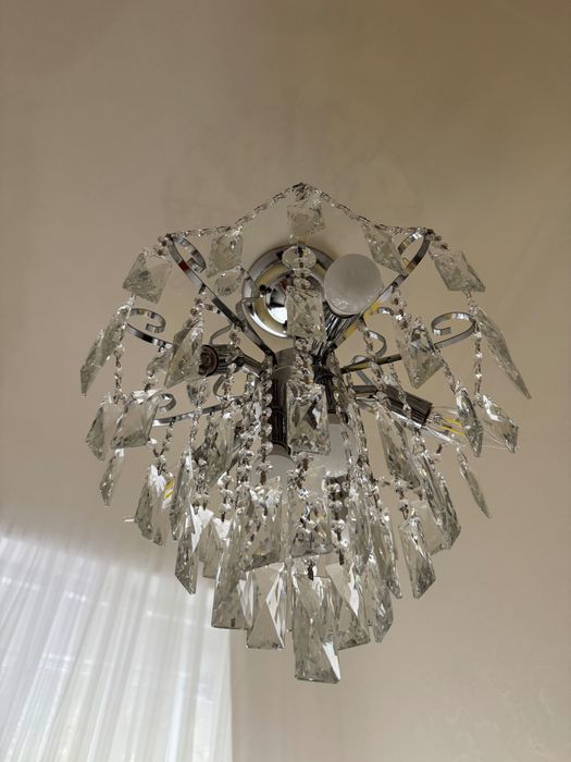 Люстра в спальню или зал