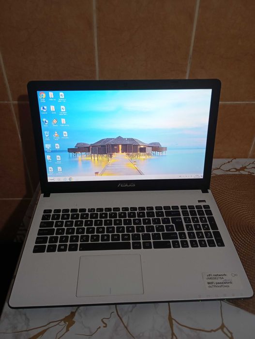 Leptop de vânzare  200 de lei