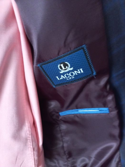 Продаётся Костюм.