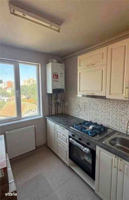 Complex - 2 Camere - Decomandat - Centrala Proprie - Lift - Etaj Inter