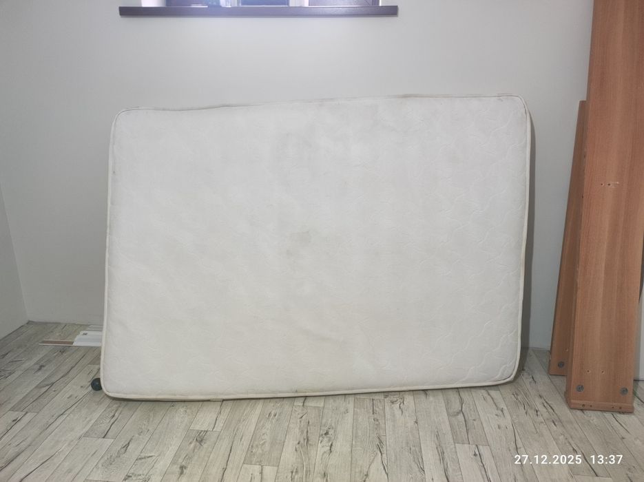 Продам двуспальную кровать