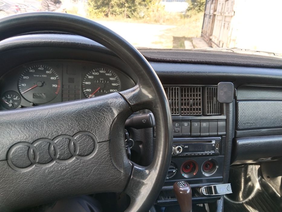 Ауди Б4 1992 года