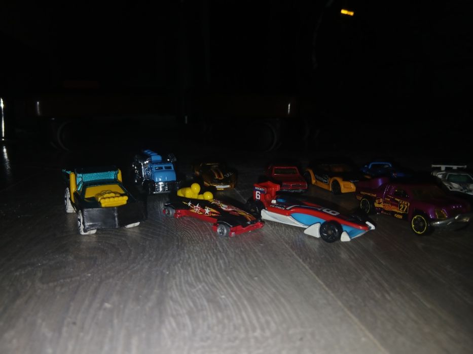 Машинки Hot Wheels