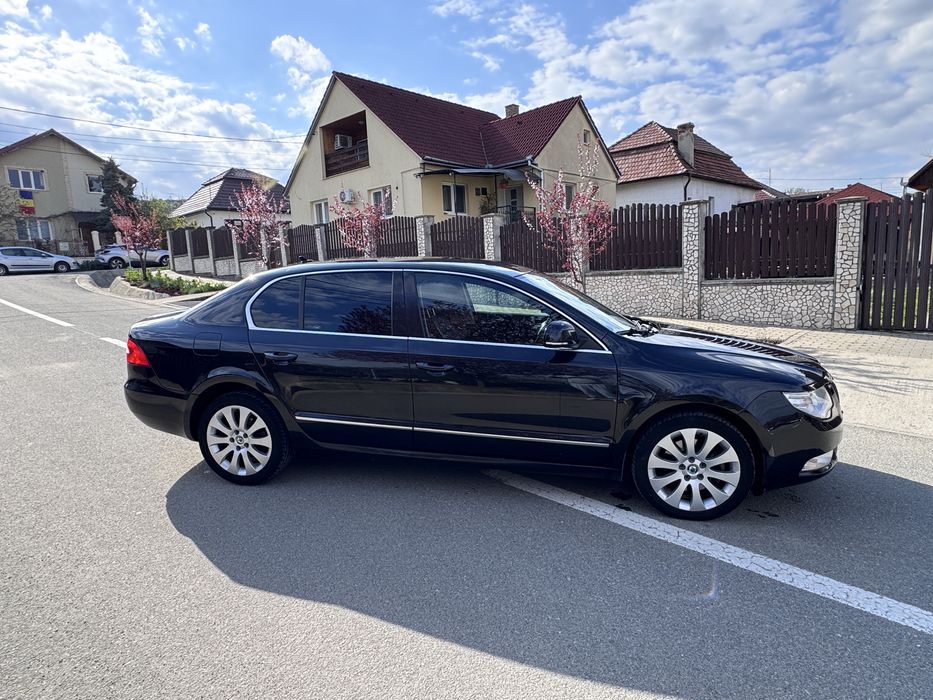 Skoda Superb.