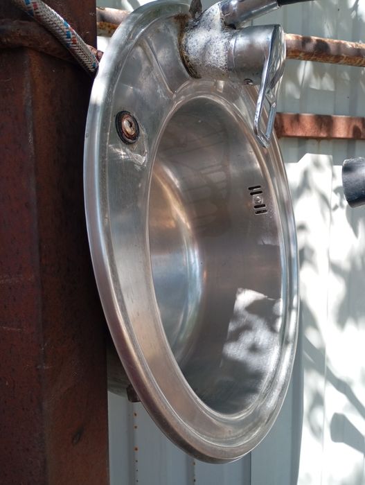 Продам кухонную мойку