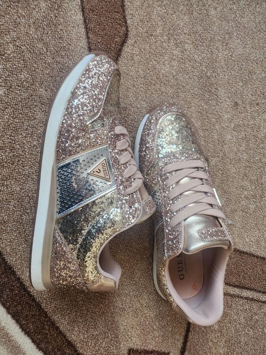 Сникърси Guess 38