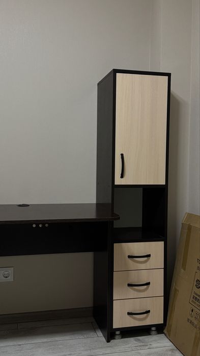 Продам компьютерный стол