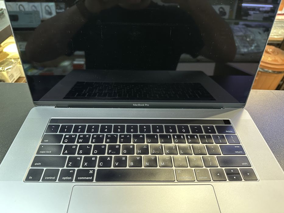 Macbook pro  core 7 16 512 holat yaxsh 450$ narh