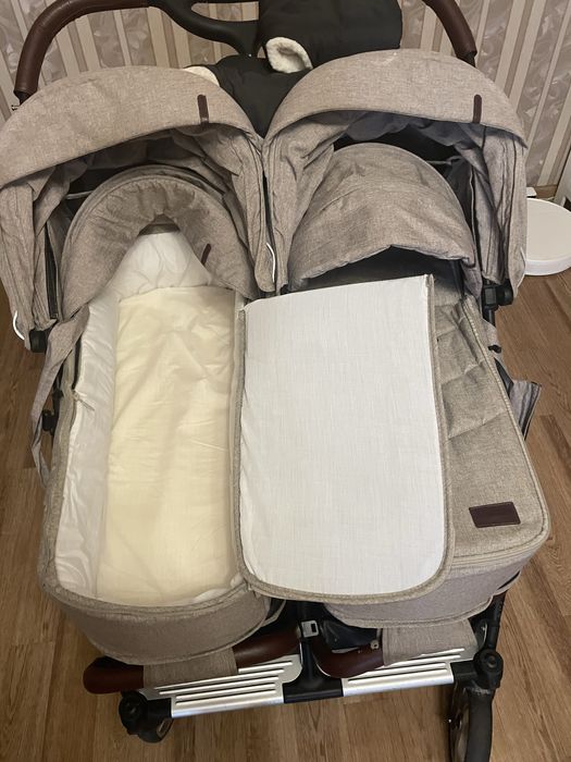 Коляска для двойни