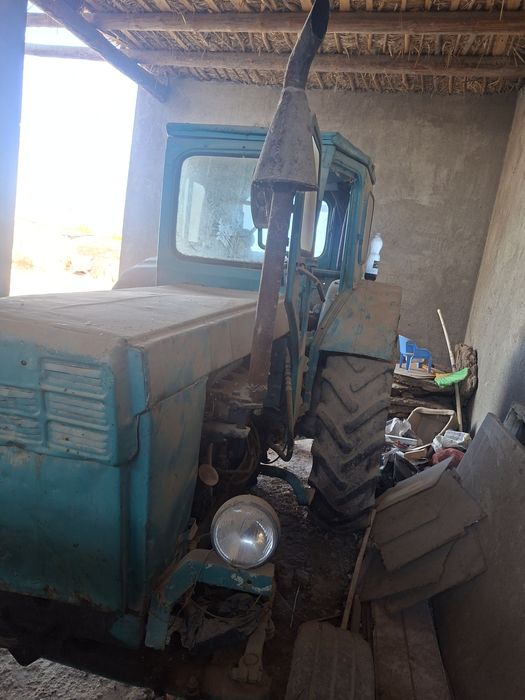 Т 40 трактор сотилади холати йахши ишлаб турган техника