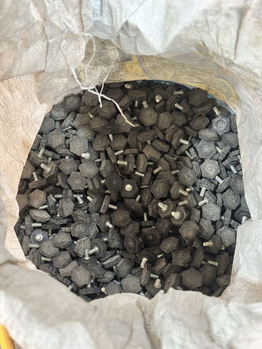 Резба, шуруп для кронштейн и прочее