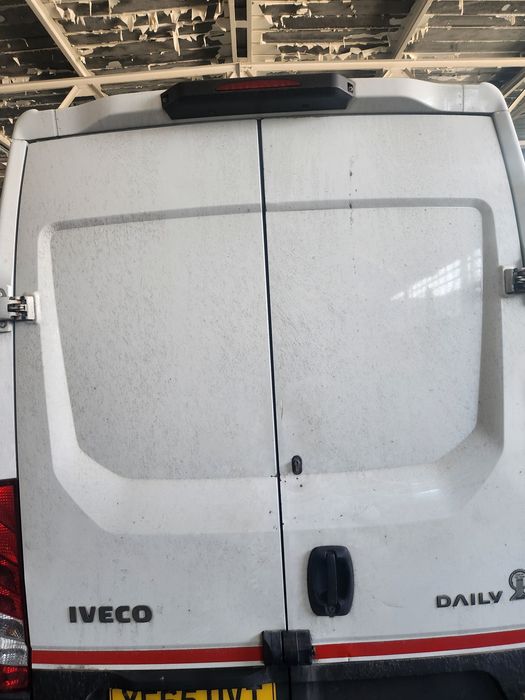 Usi spate Fața Renault master