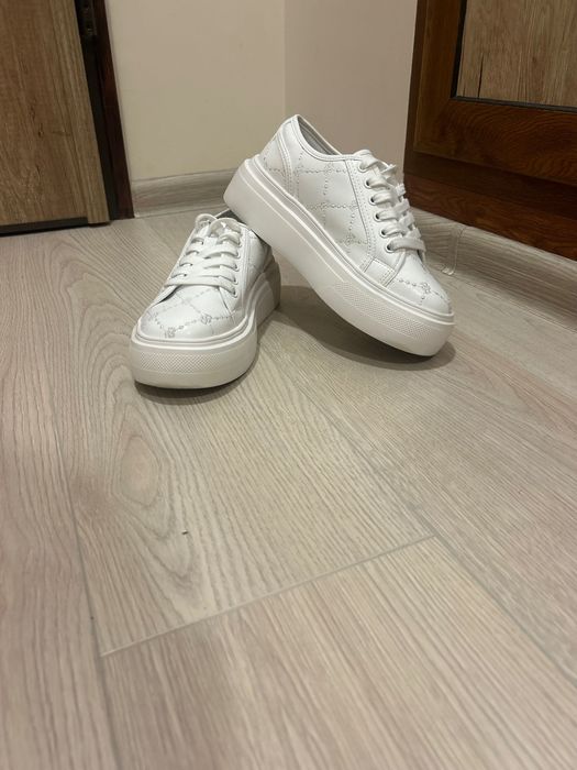 Обувки - марка ,,Badura”