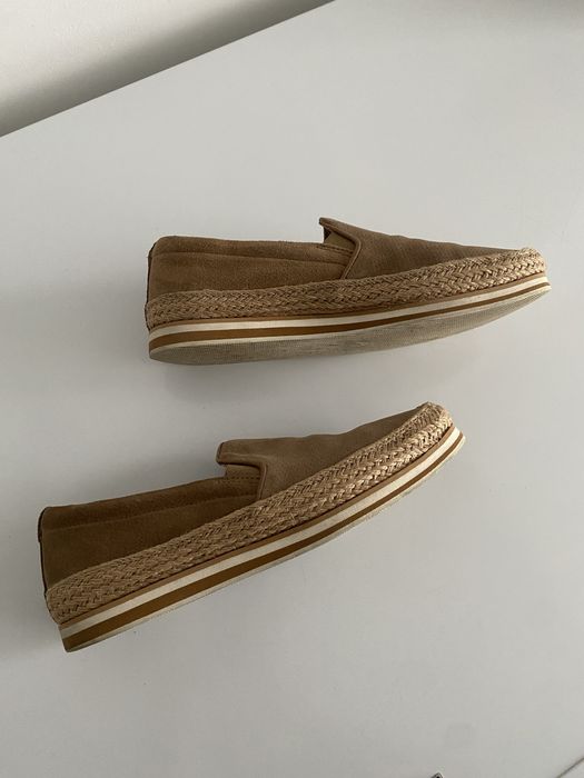 Mocasini din piele intoarsa si iuta