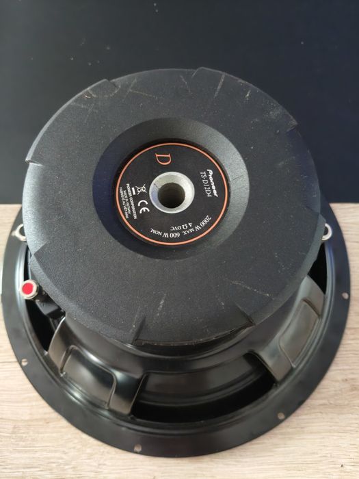 Difuzorul Pioneer TS-D12D4 (30 cm), 2000w max,  Calitate Premium