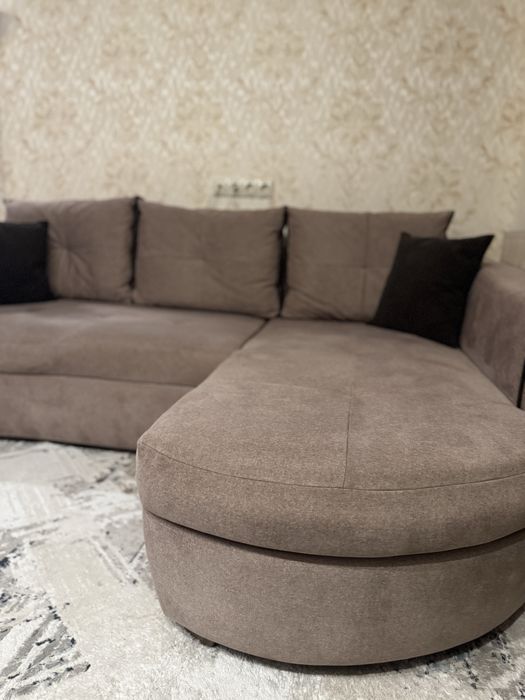 Продаю угловой диван