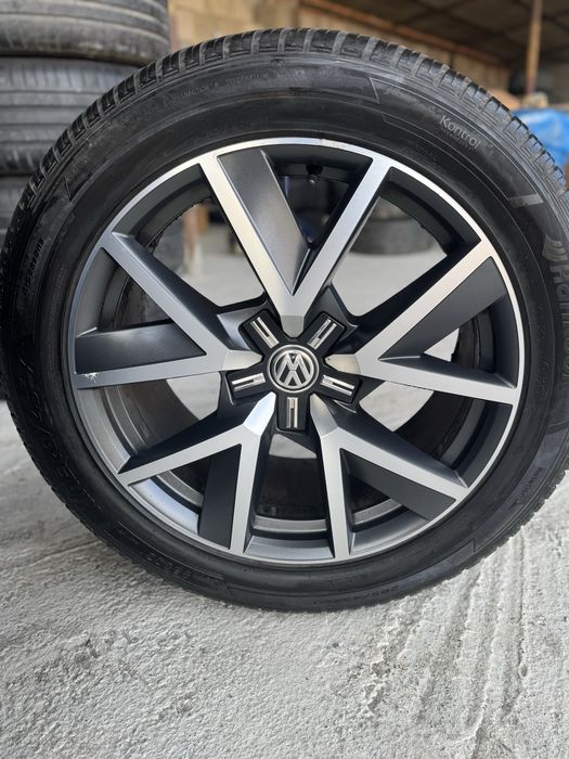 Jante Touareg III CR7 Braga R20 Originale Anvelope de iarna 50%