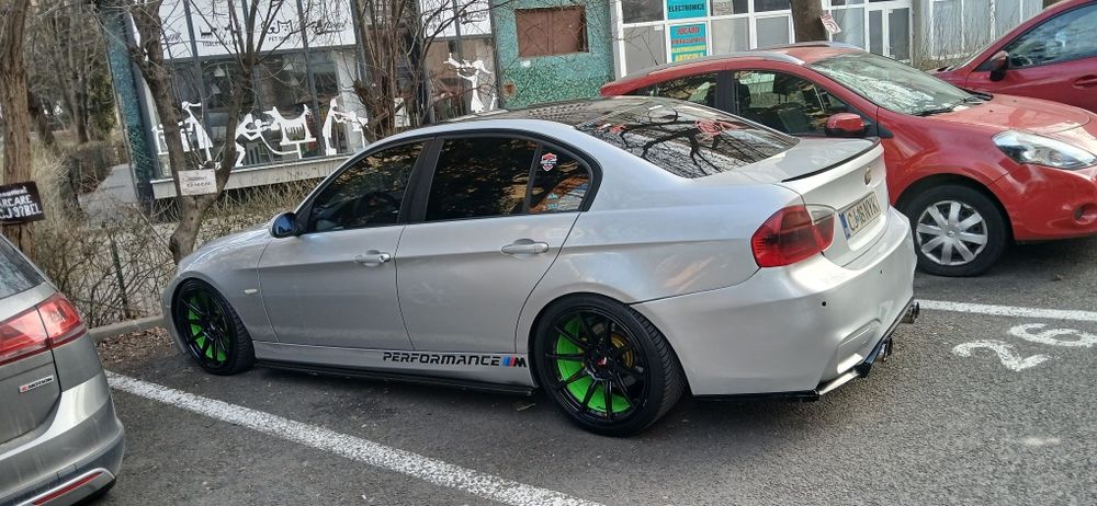 Vând BMW e 90 163cp