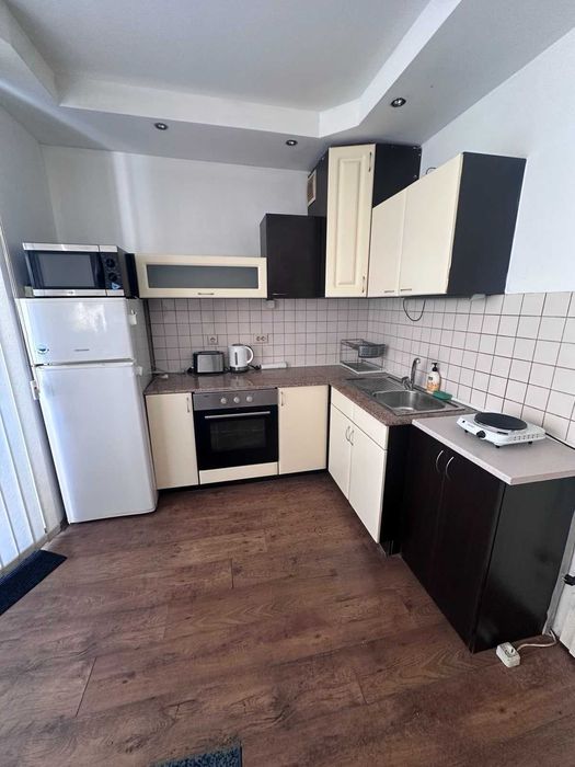 Дава се под наем Двустаен апартамент в Пловдив, Младежки Хълм - 80 кв.м за 383.52 € - Снимка #1