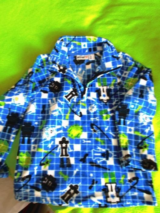 Лот от две поларени блузи-общо12лв.