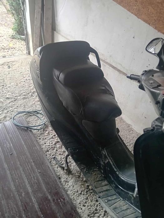 Vând sau schimb Piaggio hexagon 250cc